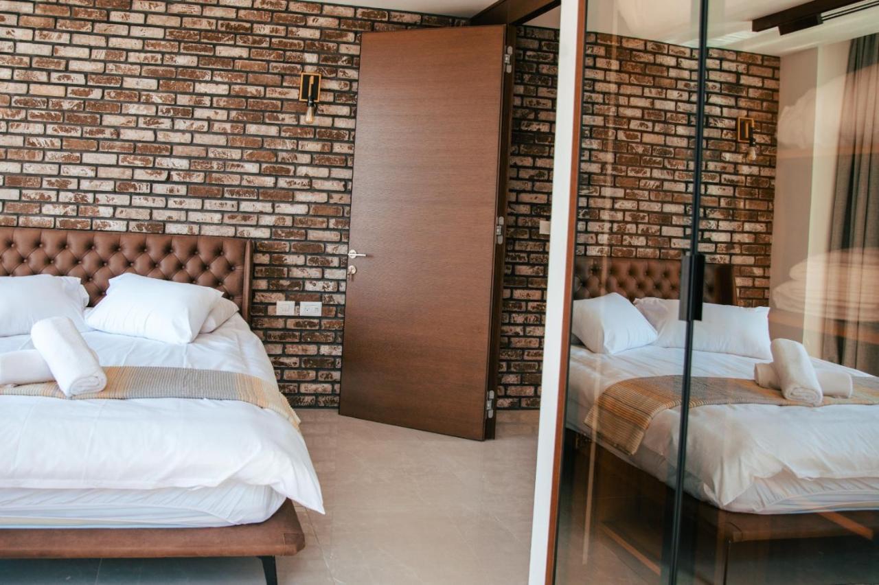 Hilltop Luxury Suites Majdal Shams Exterior photo